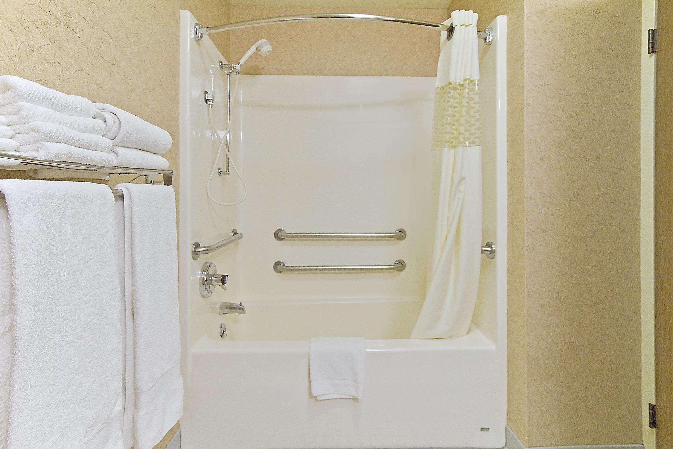 מיסולה Comfort Inn מראה חיצוני תמונה