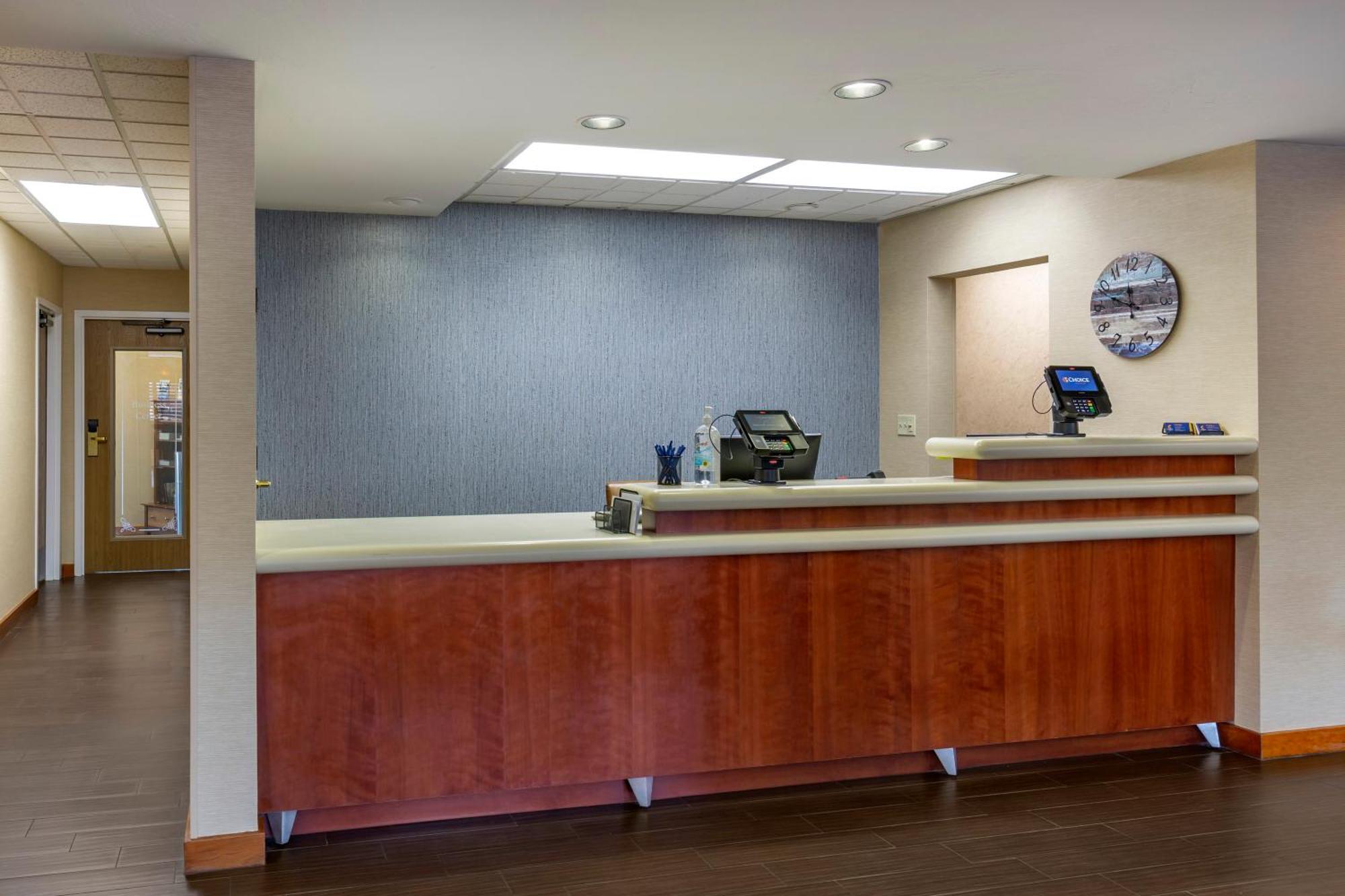 מיסולה Comfort Inn מראה חיצוני תמונה