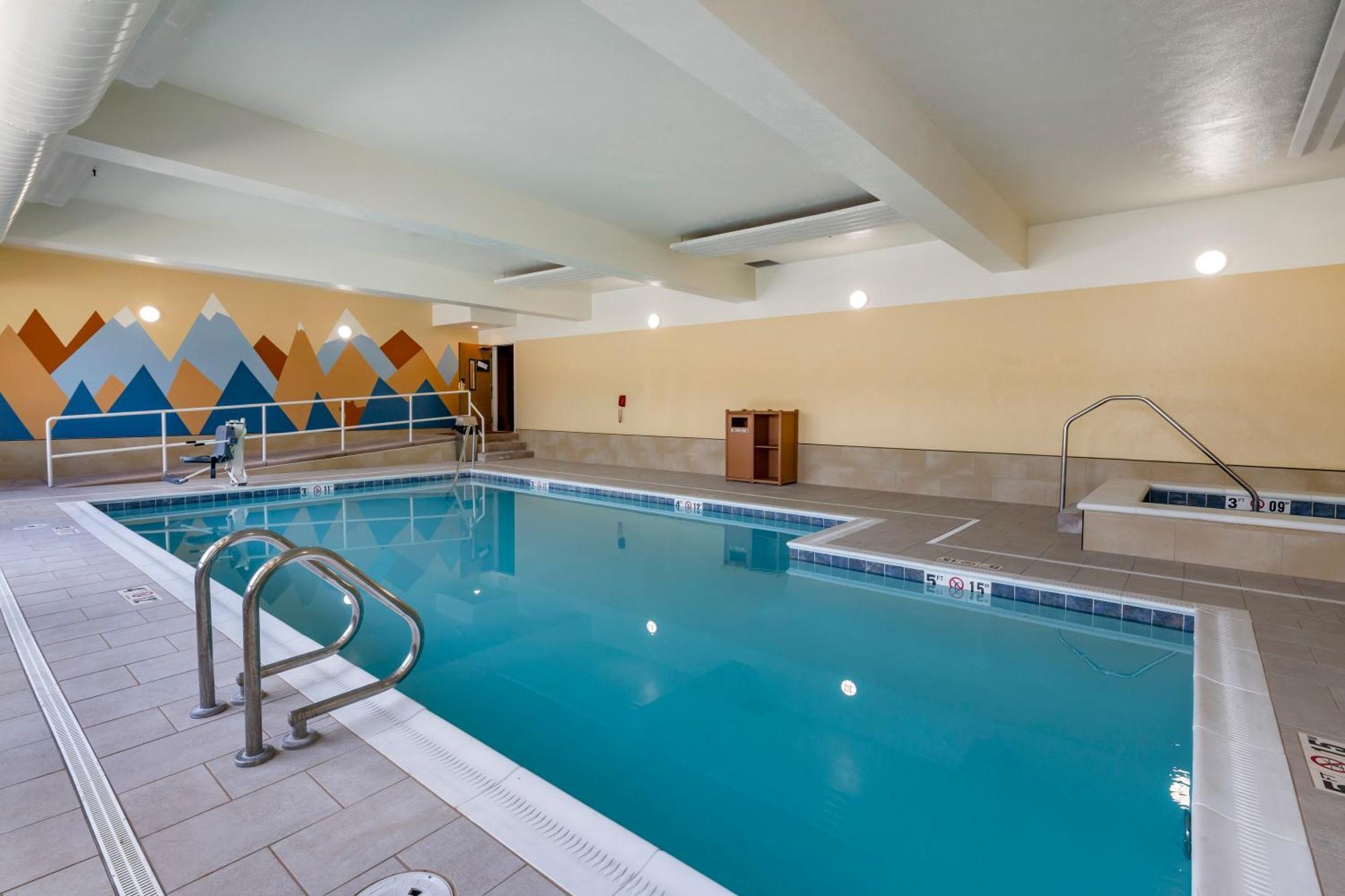 מיסולה Comfort Inn מראה חיצוני תמונה